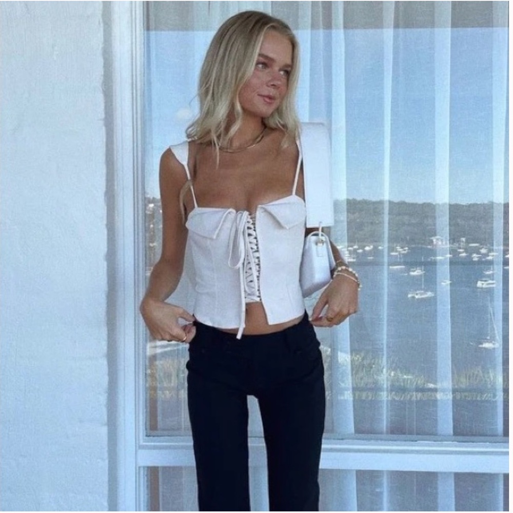 VRG GRL Mood Du Jour Lace Up Top